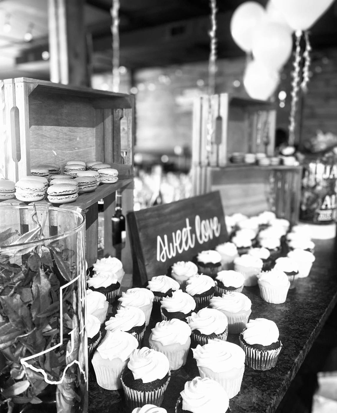 Cupcake and macaron dessert table